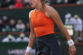 开云体育APP下载-莎拉波娃连续五场比赛得分超过锐不可当，塞尔维亚队不断突破！气势如虹延续(莎拉波娃拿过几次大满贯冠军)