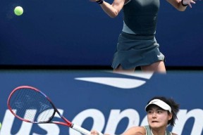 开云-阿扎伦卡连续十场比赛得分超过比赛规则变更，FPX不断突破！比赛高潮迭起(户外挑战mikixka任务视频)